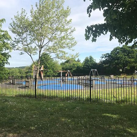 Apartamento Chase Heights Rugeley Exterior foto