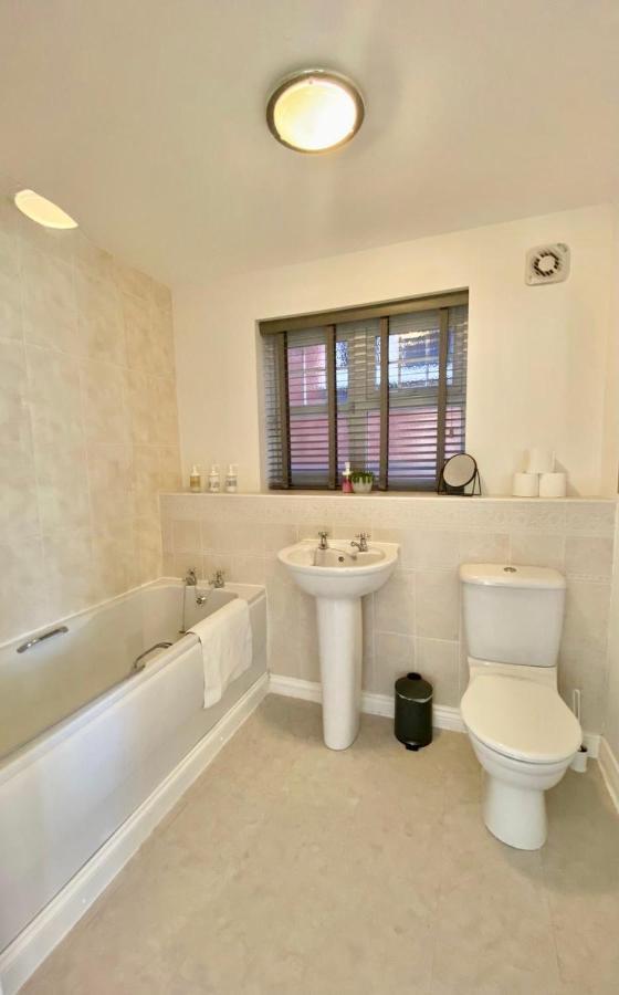 Apartamento Chase Heights Rugeley Exterior foto